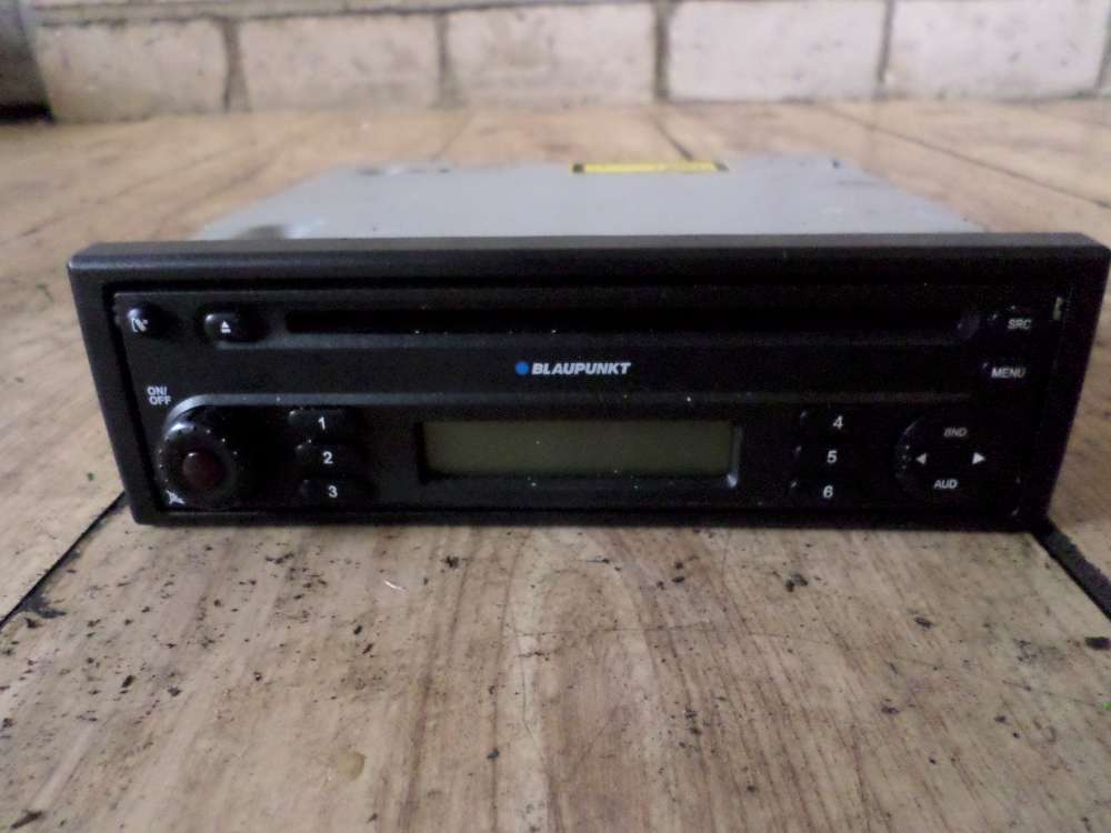 Dacia Sandero SD Radio mit CD 7-646-126-591-FD005 / 281116543R