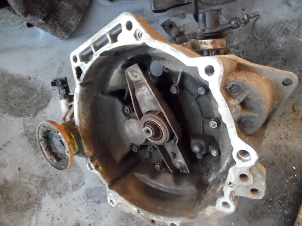 Audi A3 8L 1,8 Getriebe Schaltgetriebe 5-Gang 02J301107