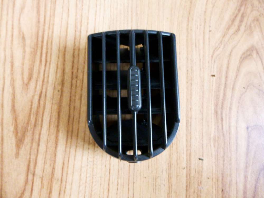 Opel Corsa C Bj 02-06 Luftdüse links 23090
