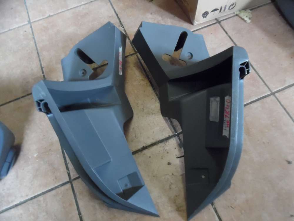 Ford Fiesta V Verkleidung Abdeckung Hinten 2S51B46808 / 2S51B46809