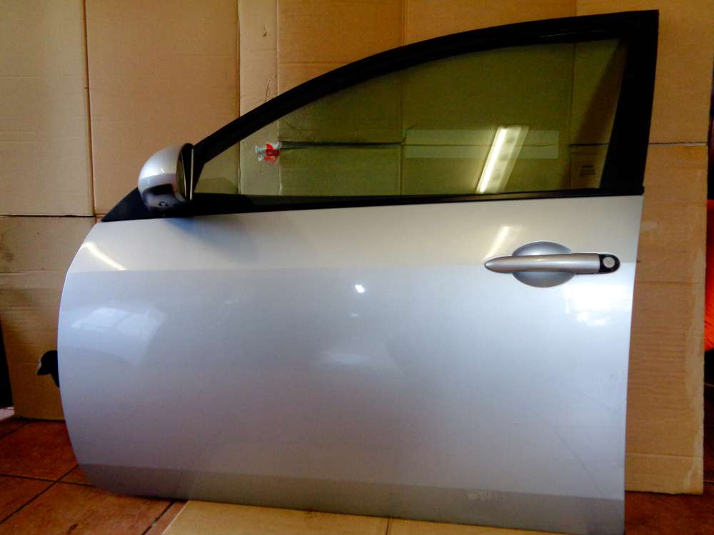 Nissan Primera P12 Kombi Tür Vorne Links Grau : KLO