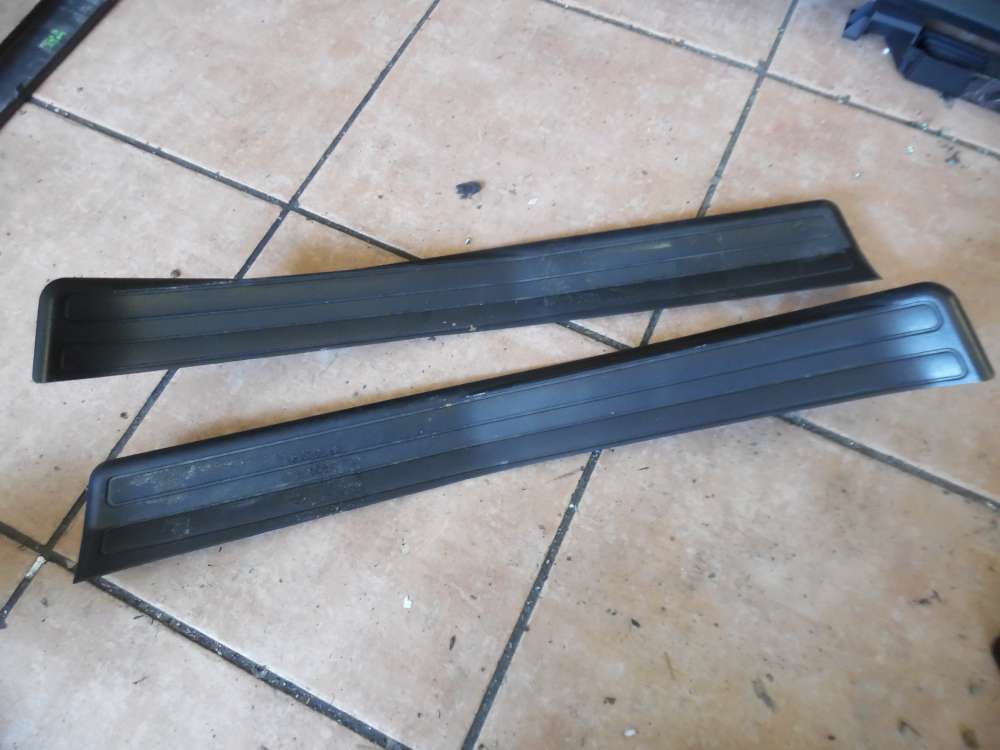 BMW 318i E46 Einstiegleiste Hinten 8196131 / 8196132
