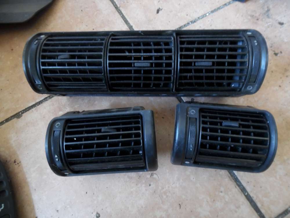 Audi A4 B5 Luftd�se L�ftungsgitter 8D0820902/ 8D0820901