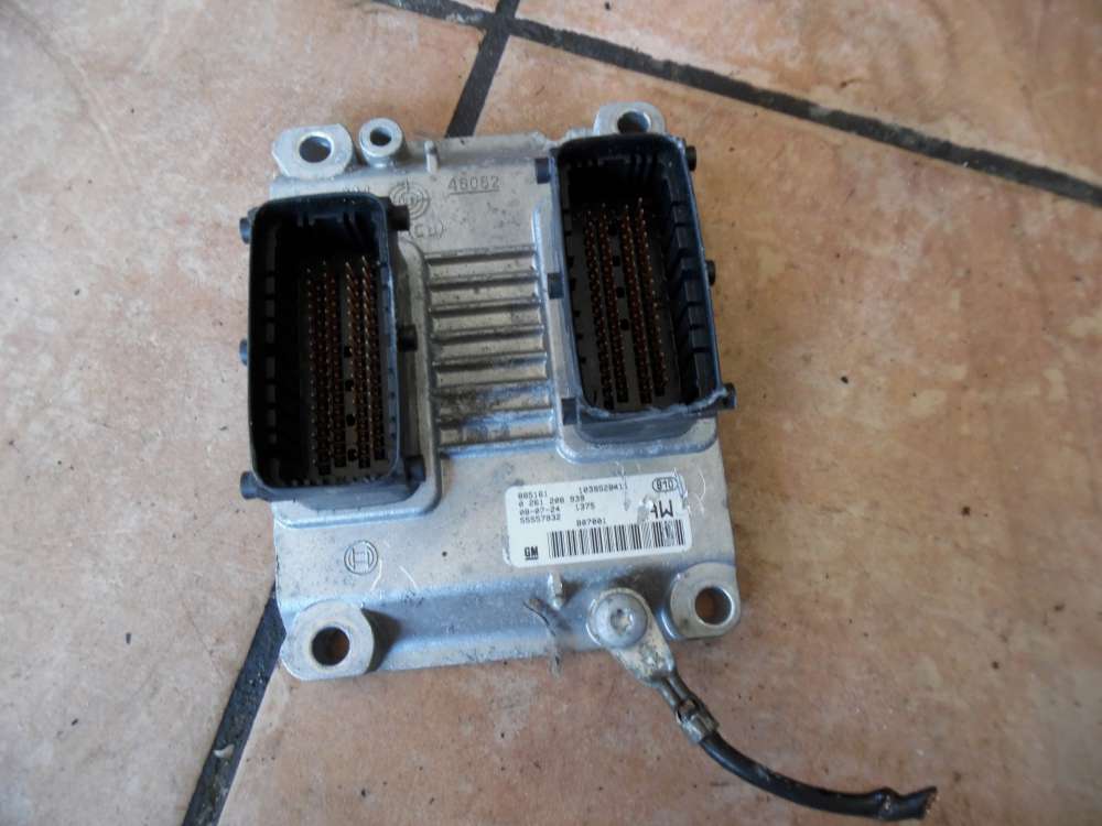 Opel Corsa C Motorsteuergert 55557932 AW 