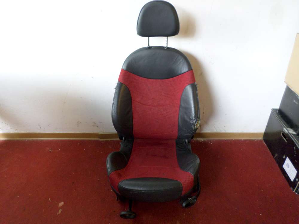 Mini Cooper Fahrersitz vorne links  Farbe: grau/rot Leder Sitze 