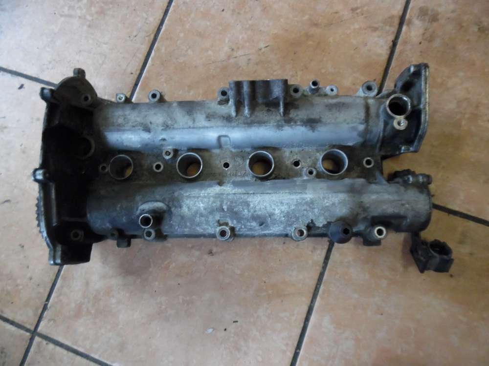 VW Golf Touran Passat Audi Seat Ventildeckel mit Nockenwellen 03C103475