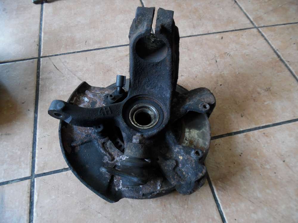 VW Golf IV 1,6 Achsschenkel Radnabe Vorne Links
