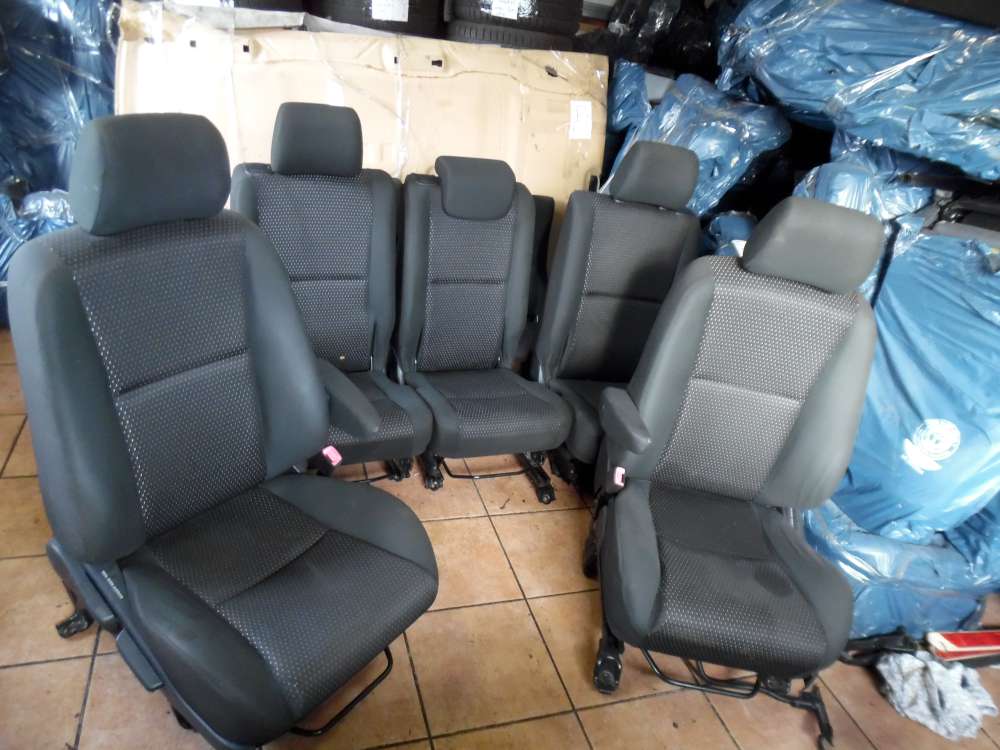 Toyota Corolla Verso 7-Sitze Innenausstattung Stoff Schwarz