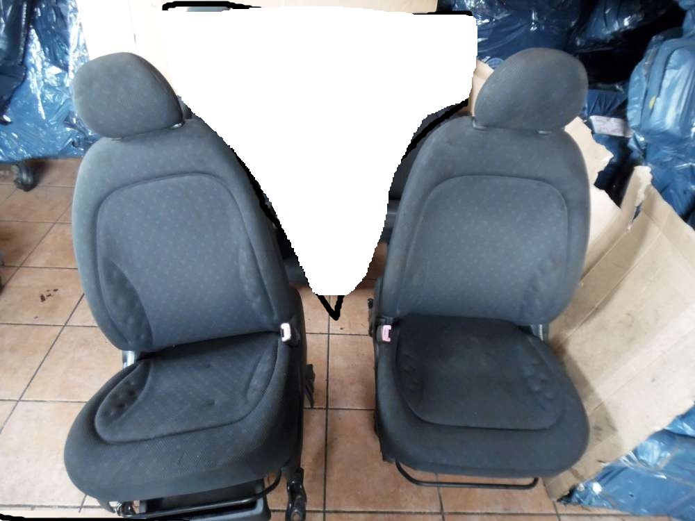 Toyota Yaris Verso P2 Sitze Vorne Rechts / Links Innenausstattung Stoff  