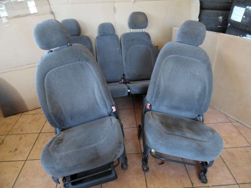 Toyota Yaris Verso Sitze Innenausstattung Stoff grau