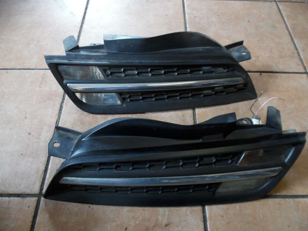 Nissan Micra K12 Khlergrill mit Blinker Vorne 62320BC400 / 62330BC400 