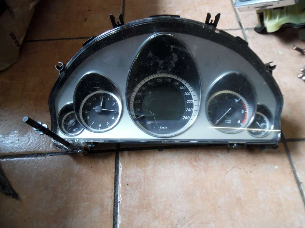 Mercedes-Benz E-Klasse W212 Tacho Kombiinstrument A2129001308