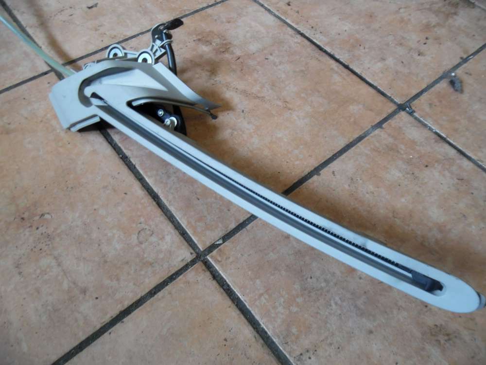 Mercedes-Benz E-Klasse W212 Fhrungsschiene Laderaumabdeckung Hi Re A2128203042
