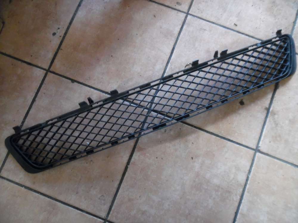 Mercedes-Benz E-Klasse W212 Lufteinlassgitter Stofnger 2128850523