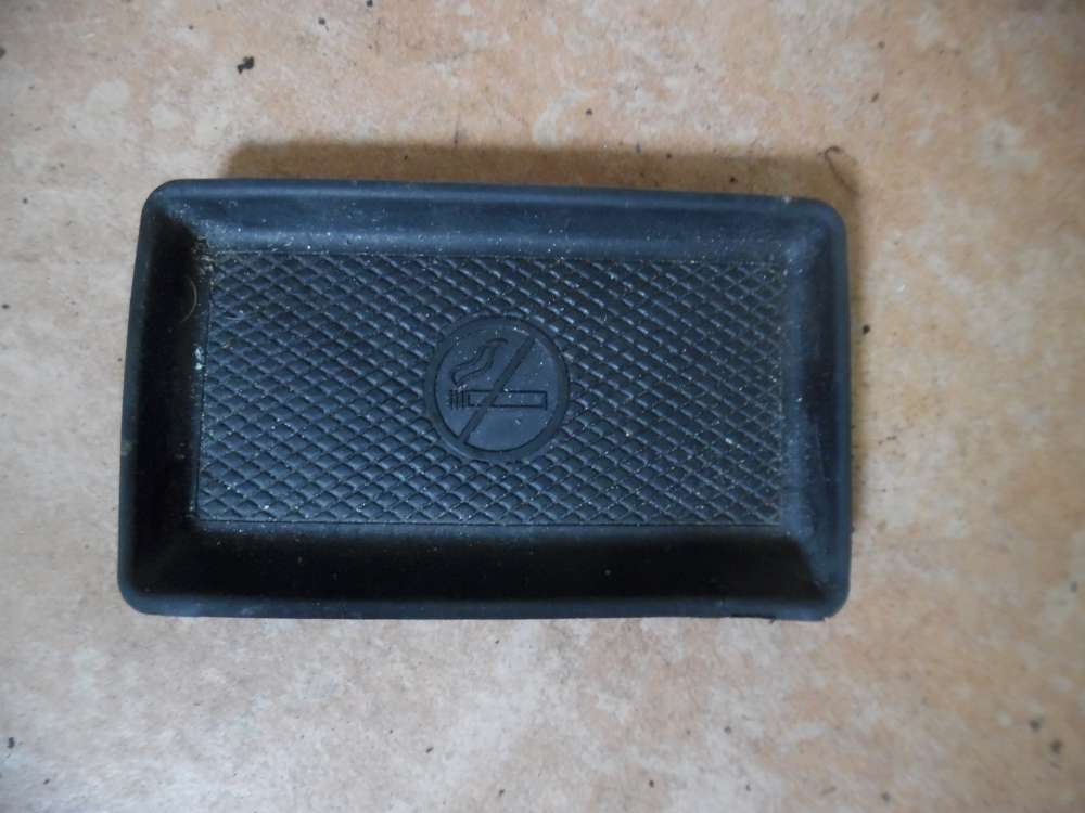 Mercedes-Benz E-Klasse W212 Gummi Aschenbecher Matte 2046830594