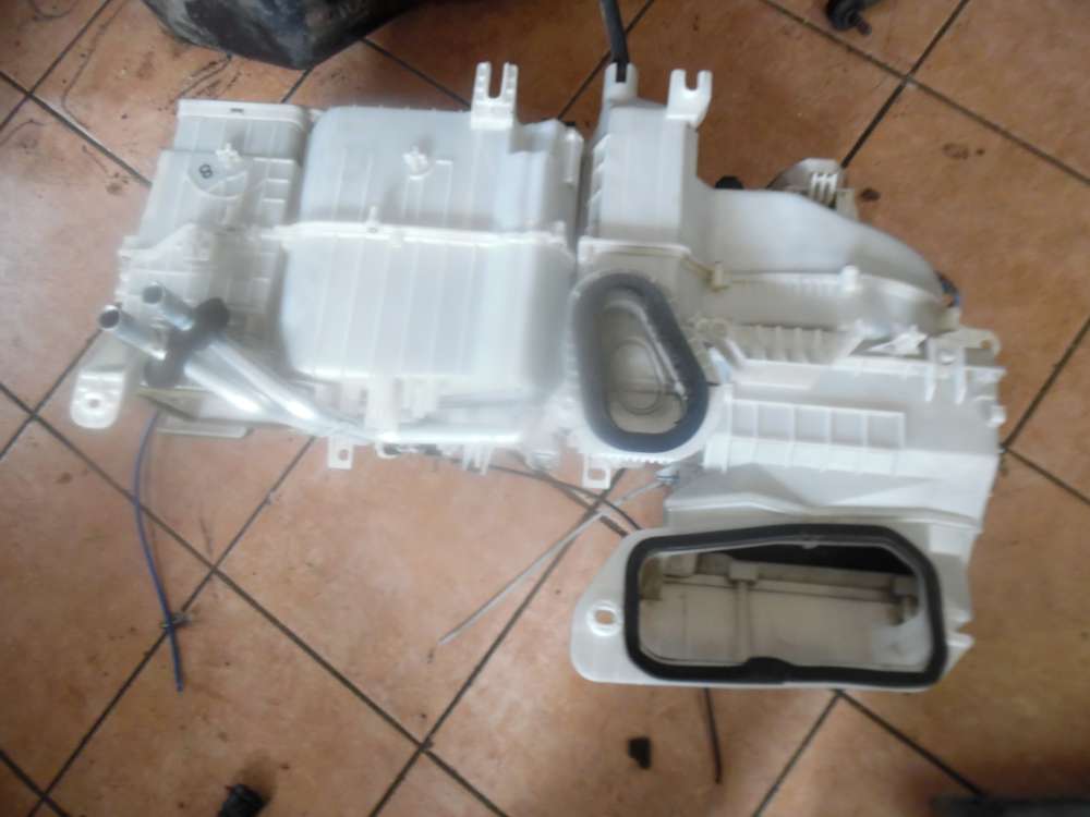 Toyota Yaris Verso Heizungskasten Geblsekasten 87150-52110