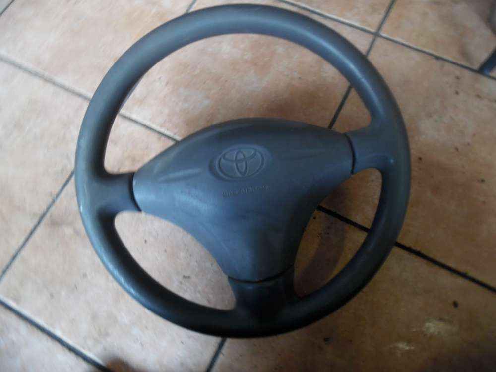 Toyota Yaris Verso Lenkrad