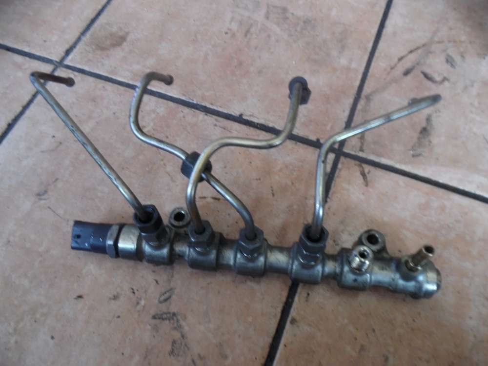 Renault Espace IV 2,2dci Einspritzleiste Kraftstoffverteiler 8200378703 0445214079