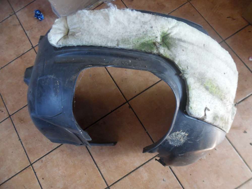 FORD Focus III Radhaus Vorne Rechts AM51-R16114BG