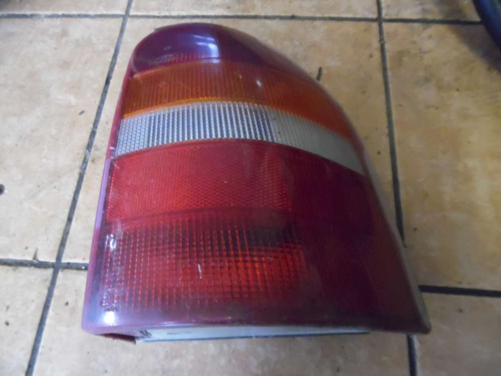 Ford Mondeo II Kombi Rckleuchte Heckleuchte Rechts