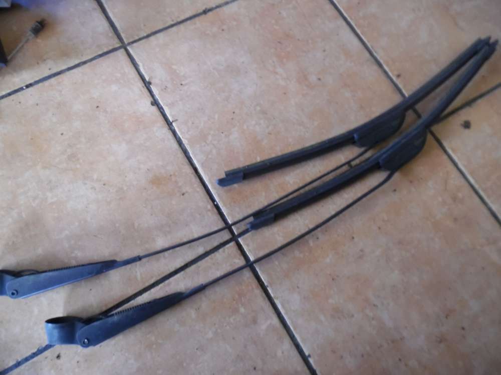 Opel Corsa B Scheibenwischer Wischerarm Vorne 90386266 90386267