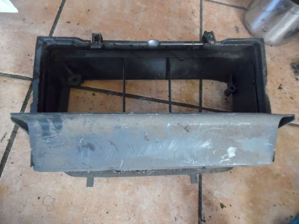 Opel Corsa B Gehuse Pollenfilter Motorraum 90386774