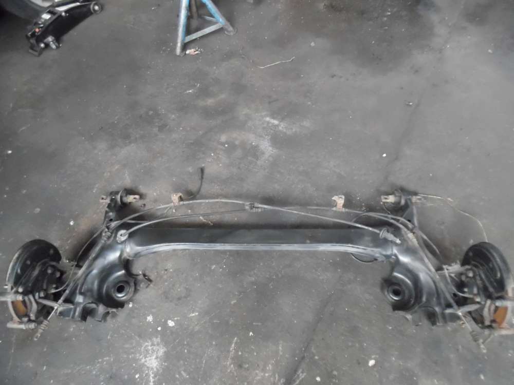 Mitsubishi Colt Z30 1,5 Achstrger Hinterachse