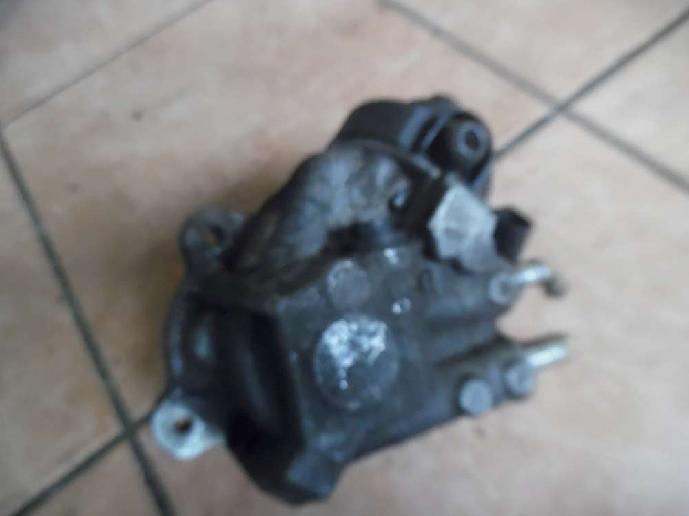 Audi A4 B8 2.0 TDI Einspritzpumpe Hochdruckpumpe 03L130755 Bosch 0445010507