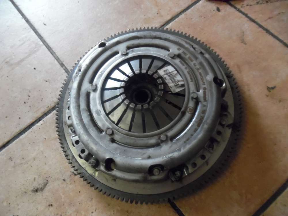 Mitsubishi Colt 1,5 Kupplungsdruckplatte Schwungrad MN130493 