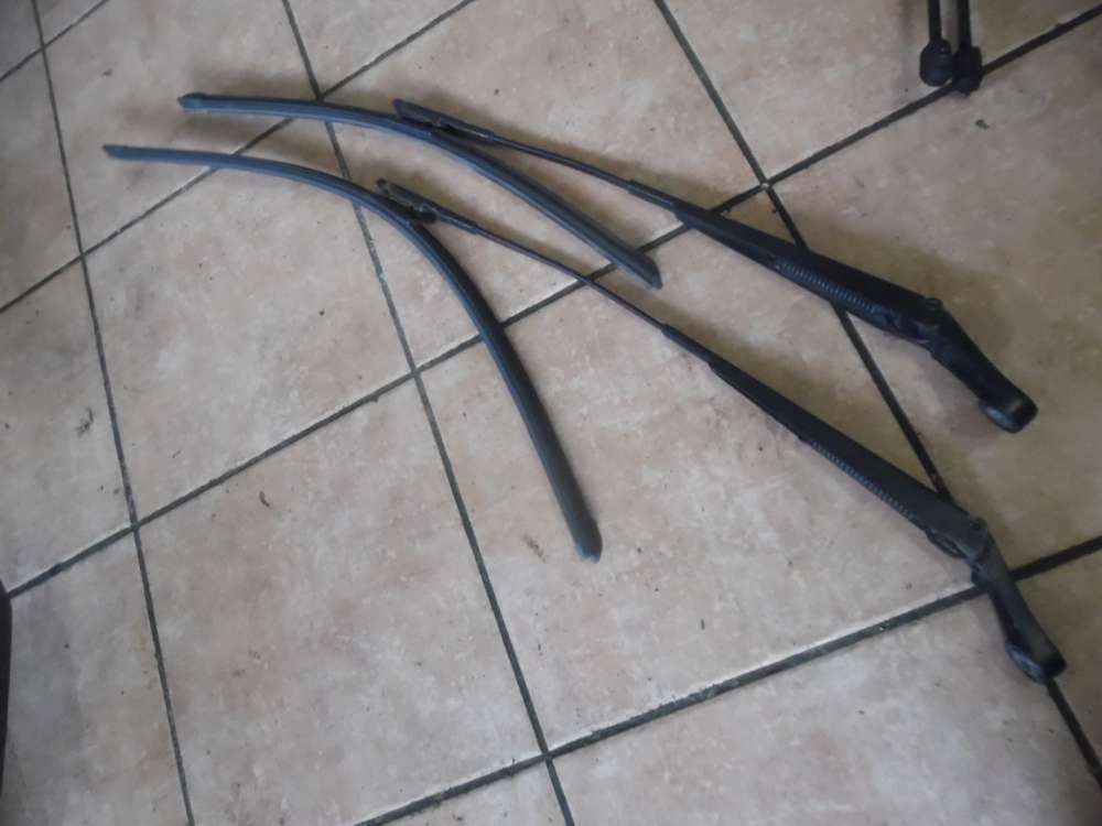 Opel Zafira B Scheibenwischer Wischerarm Vorne 