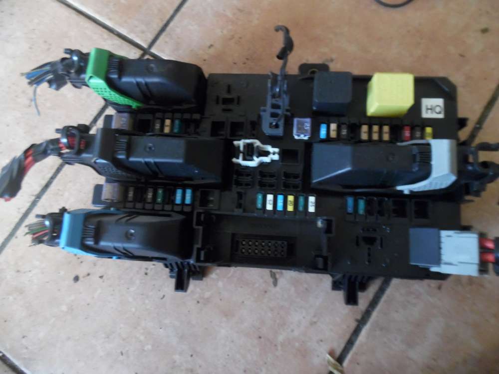 Opel Zafira B Sicherungskasten 13220831 