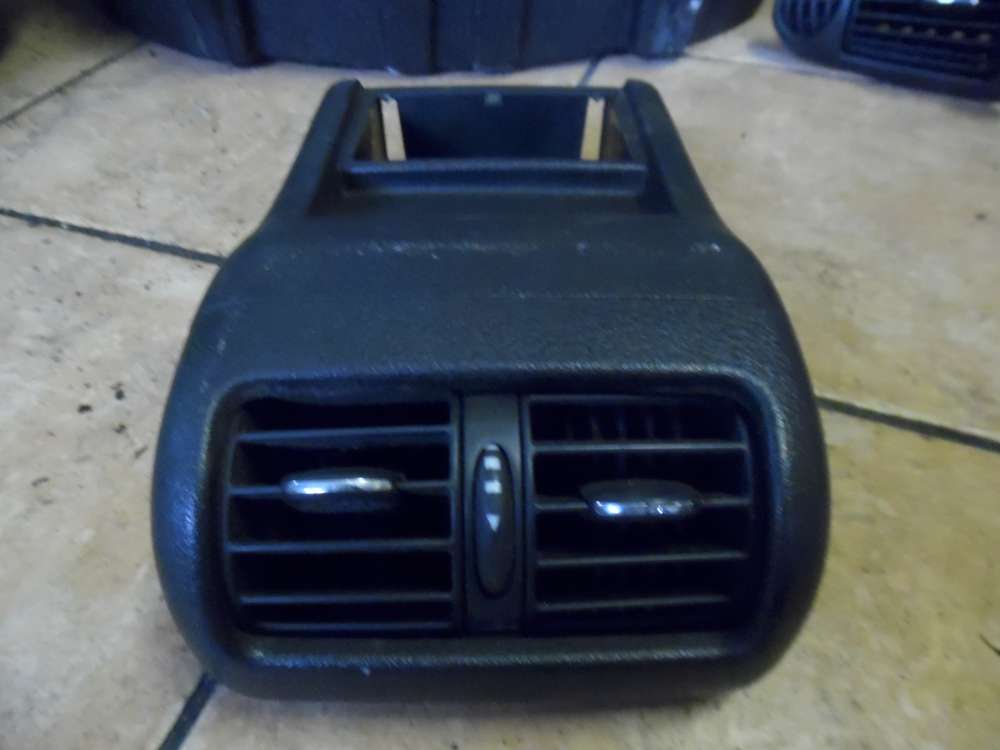 Mercedes-Benz C-Klasse W203 Luftdse Aschenbecher Hinten A2036830408