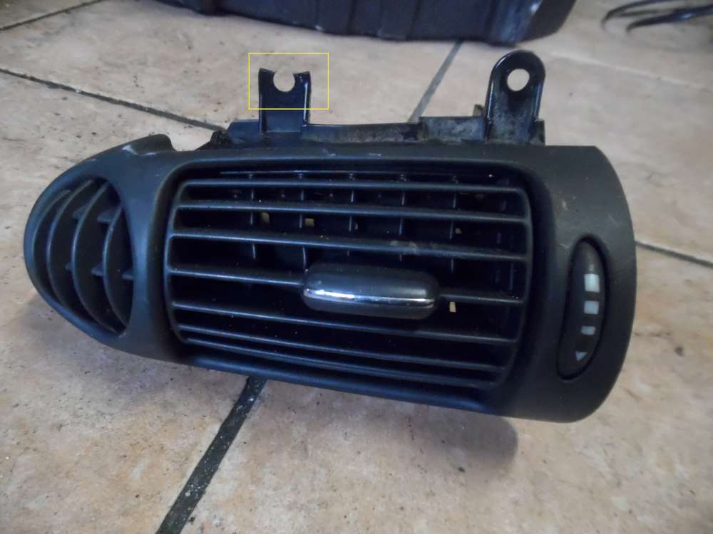 Mercedes-Benz C-Klasse W203 Lftungsgitter Luftdse Links 2038300254