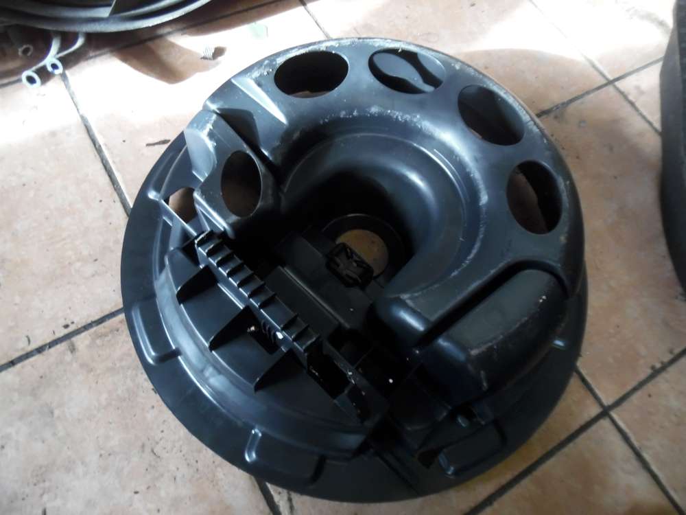 Mercedes-Benz C-Klasse W203 Bordwerkzeug Wagenheber Halter A2098980207 