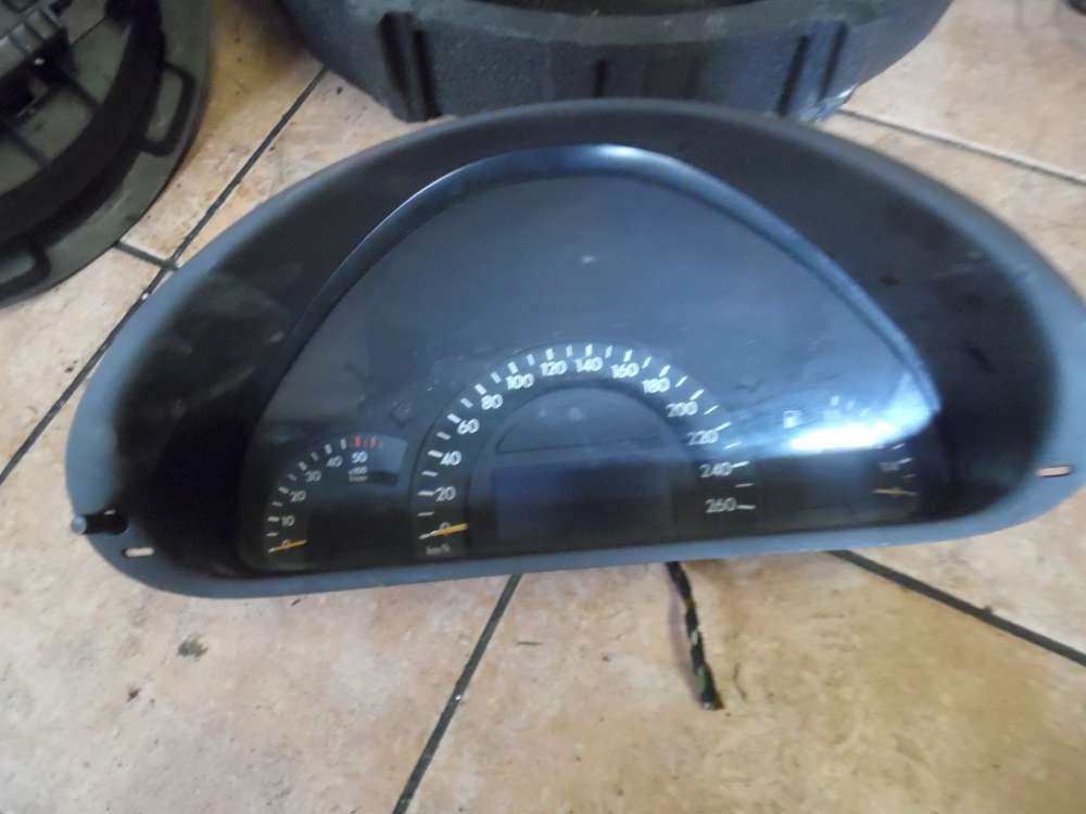 Mercedes-Benz C-Klasse W203 Tacho Kombiinstrument A2035404347