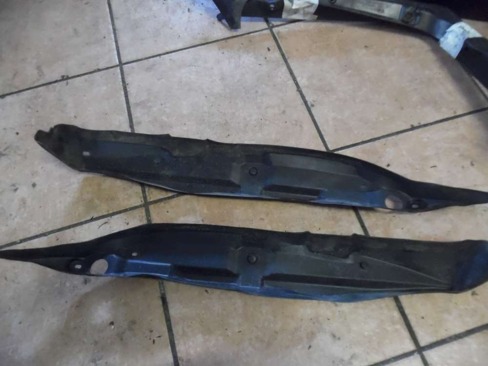 Mercedes-Benz C-Klasse W203 Kunststoffschutz Abdeckung Kotflgel Vorne A2038890125 A2038890225