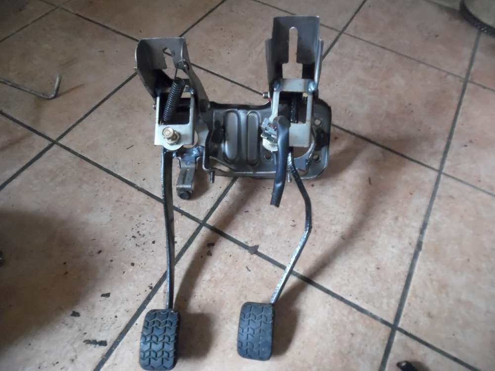 Kia Shuma II Kupplungspedal Bremspedal Pedale