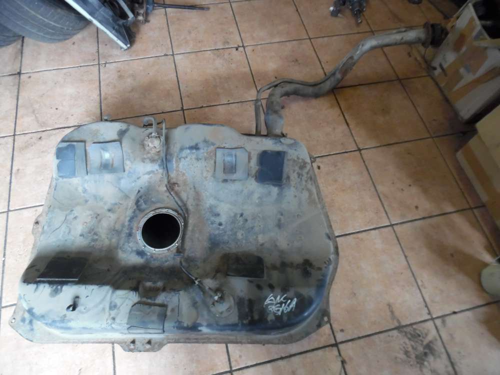 Kia Shuma II 1,6LS Kraftstofftank mit Einfllstutzen 