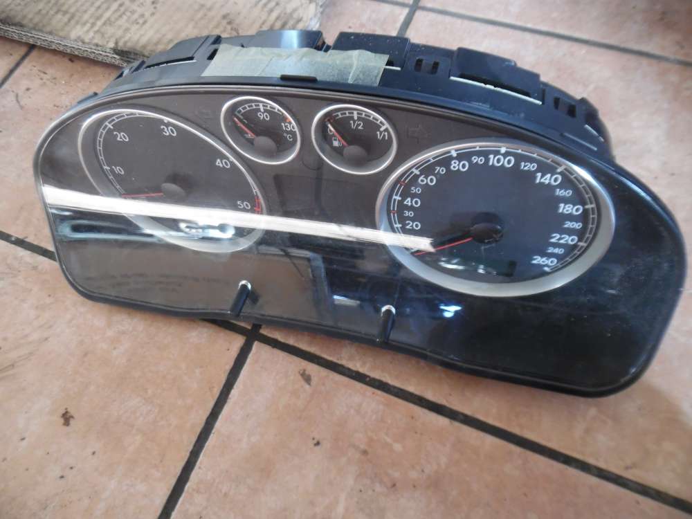 VW Passat 3B Tacho Kombiinstrument 3B0920809E