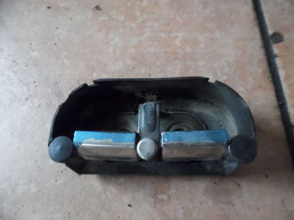 VW Passat 3B Heckklappenfanghaken Schlie�keil  