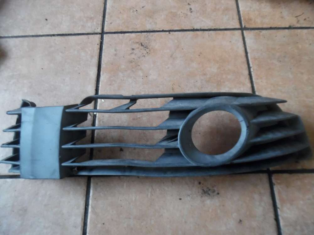 VW Passat 3B Abdeckung Lftungsgitter Nebelscheinwerfer Rechts 3B0853666