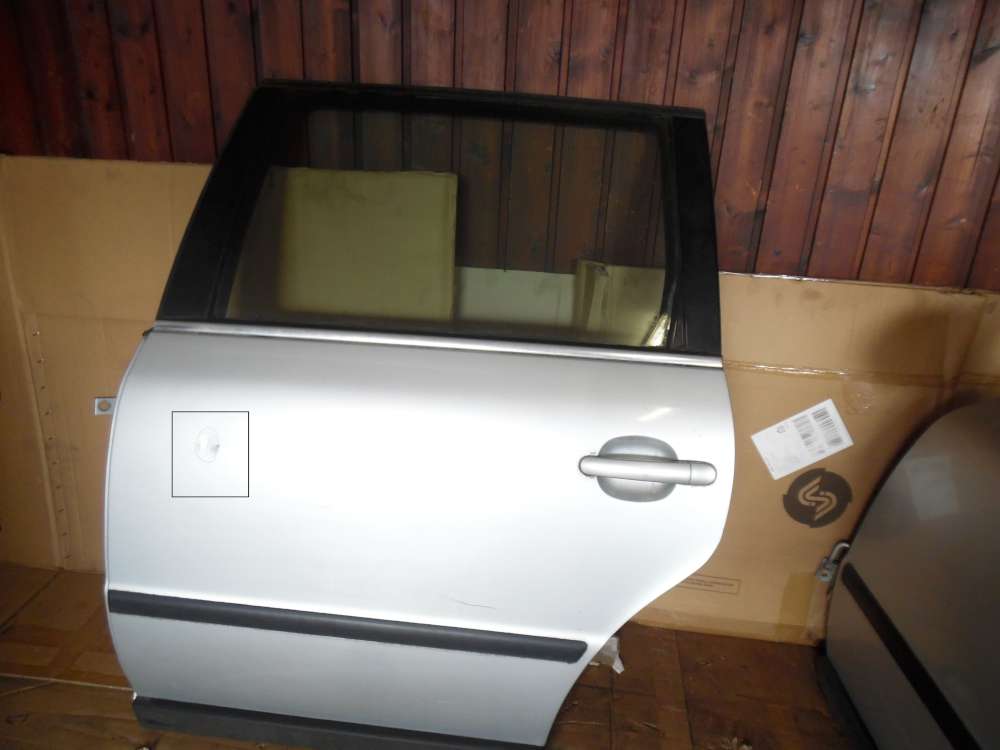 VW Passat 3B Kombi Tr Hinten Links Silber : LA7W