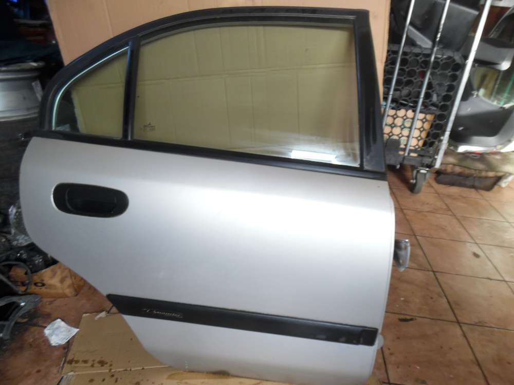 Mitsubishi Carisma T�r Hinten Rechts Silber : A50