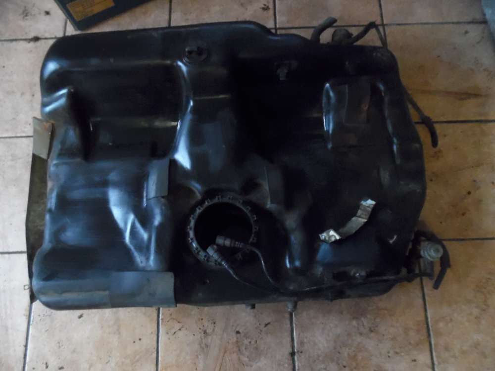 Mitsubishi Carisma Kraftstofftank Benzintank MR342419