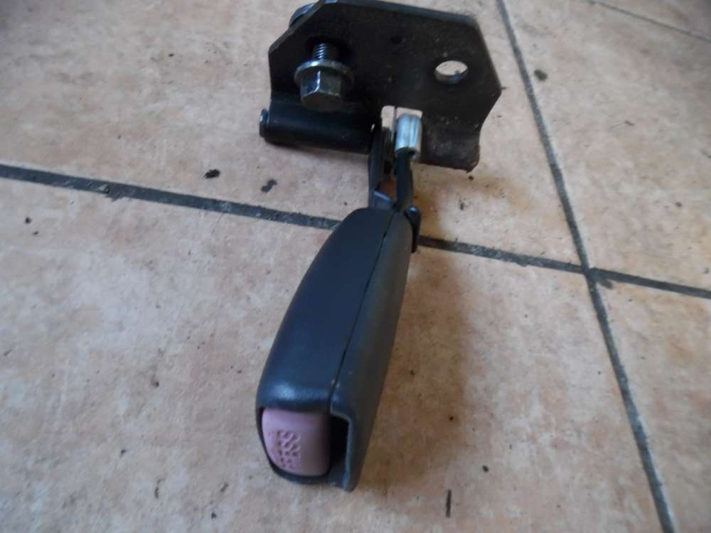 Mitsubishi Carisma Gurtschloss Hinten