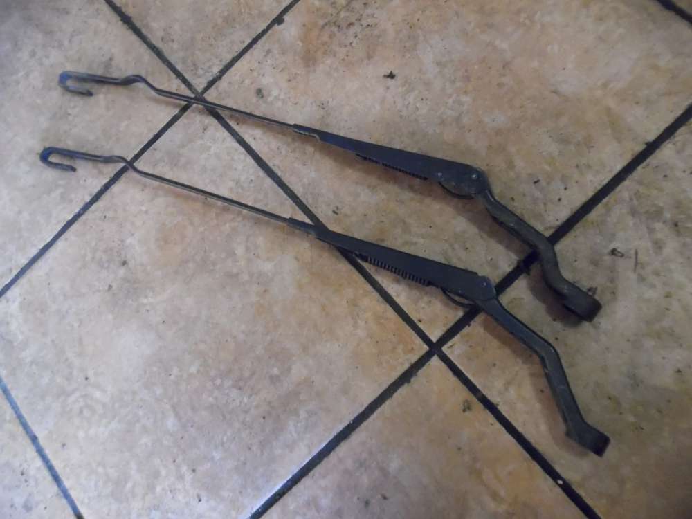 Mitsubishi Carisma Wischerarm Vorne