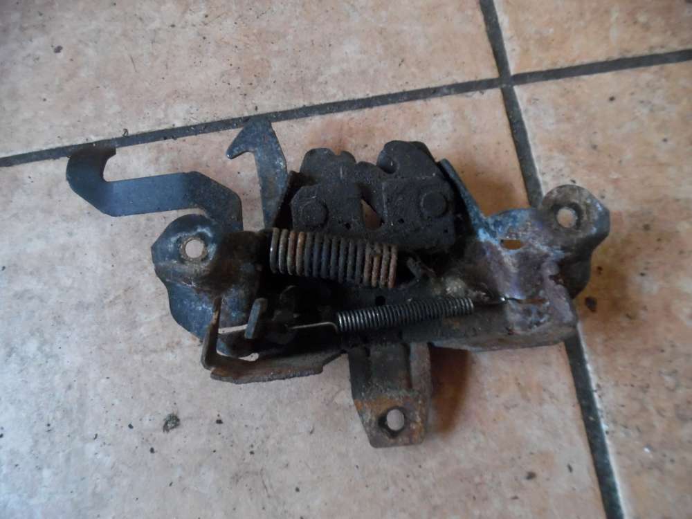 Mitsubishi Carisma Motorhaubenschlo�