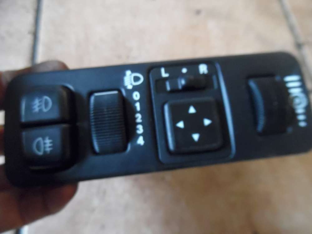 Mitsubishi Carisma Schalter Leuchtweitenverstellung MR740608