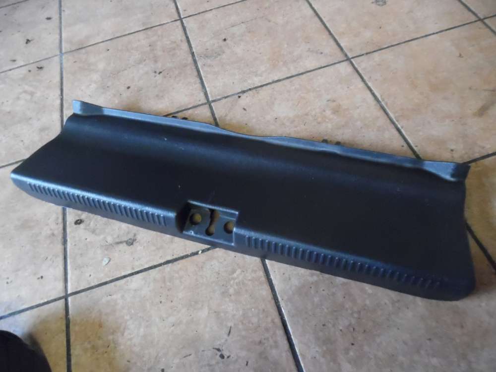 Mitsubishi Carisma Abdeckung Laderaumkante MB947048