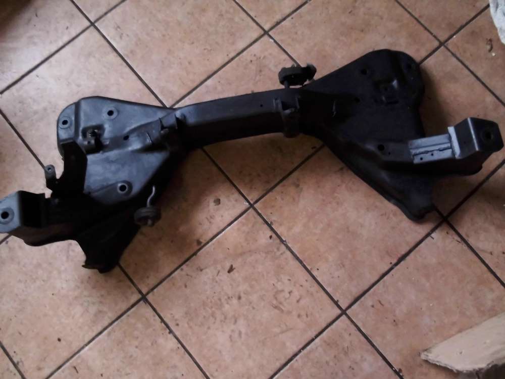 Mitsubishi Carisma 1.8 GDI Achstr�ger Vorderachstr�ger